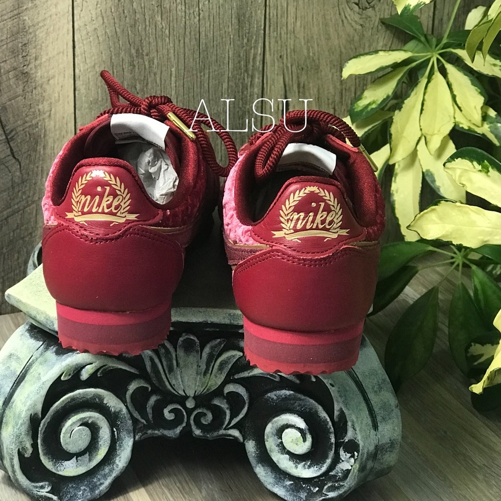 NWT Nike Classic Cortez SE Red Crush W AUTHENTIC - Picture 3 of 7